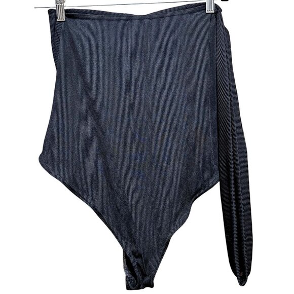 Asymmetric Black Ribbed Bodysuit With One Sleeve By PrettyLittleThing - 14 - Picture 7 of 10